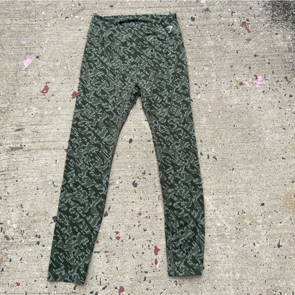 Gymshark Training Green on Green Camo Leggings Medium 30 X 29 No Tag - Picture 2 of 6